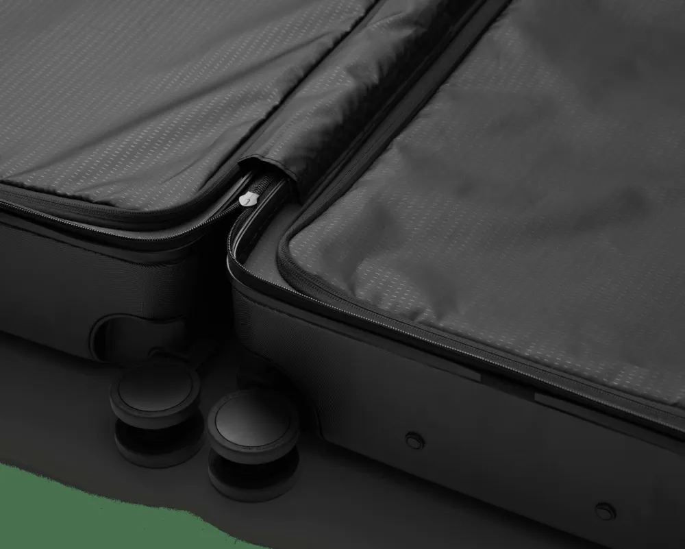 Outlet Db Ramverk Check-In Luggage Medium Black Out
