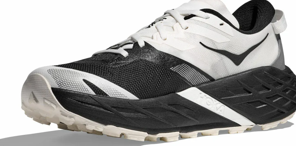 New Hoka Women's Speedgoat 7 Black/White